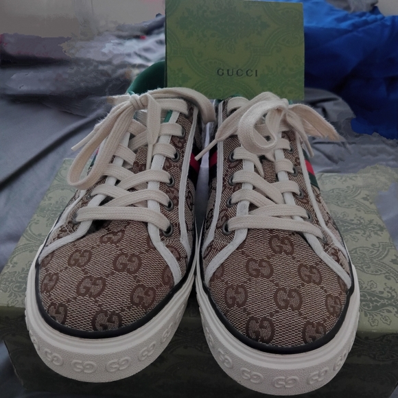 Gucci Shoes - Picture 2 of 7